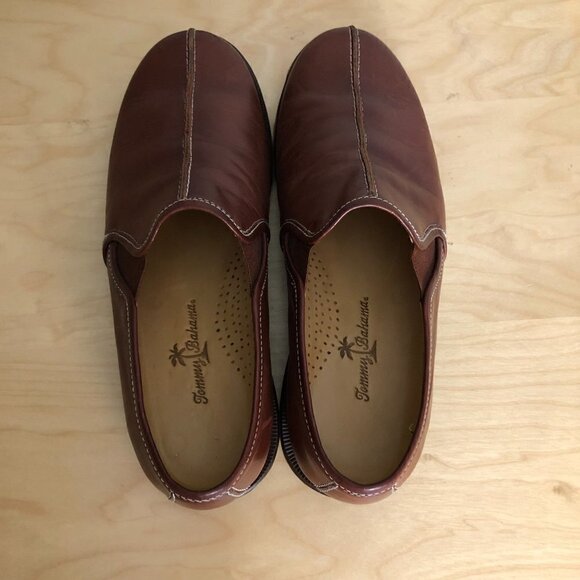 Tommy Bahama Split Toe Leather Loafers - Picture 4 of 11